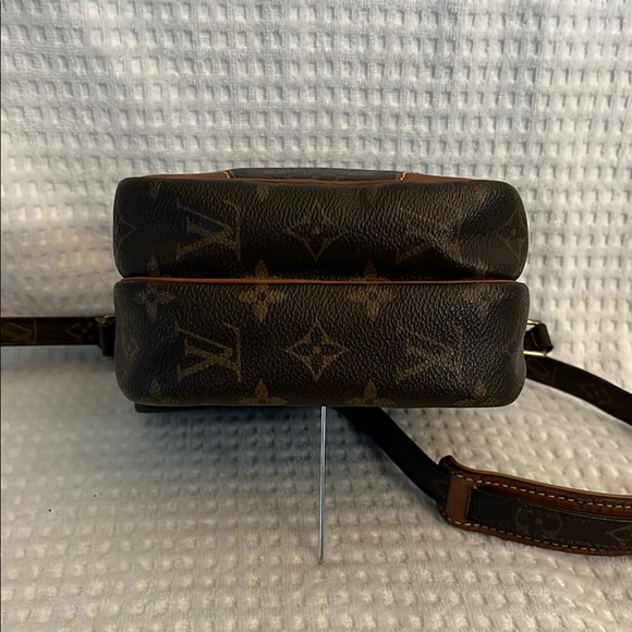 Louis Vuitton Amazon Crossbody Bag - Picture 8 of 14